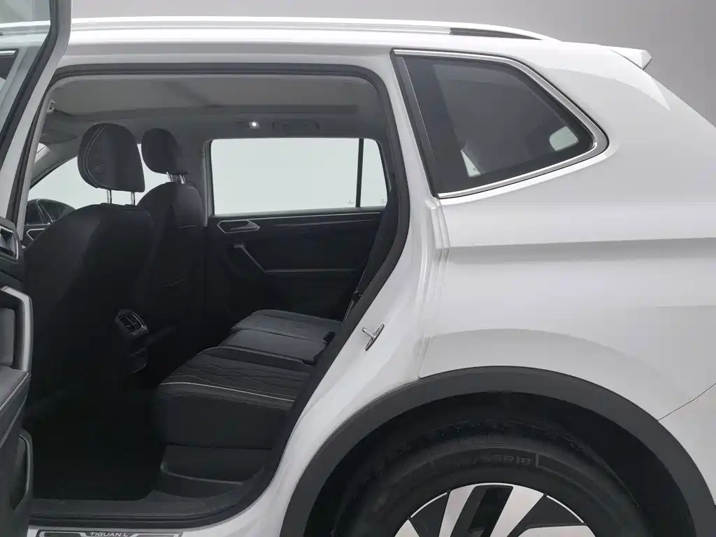 Volkswagen Tiguan L — миниатюра 15