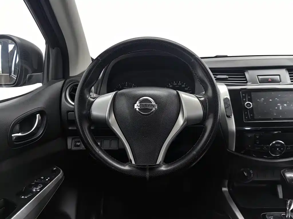 Nissan Navara — миниатюра 11