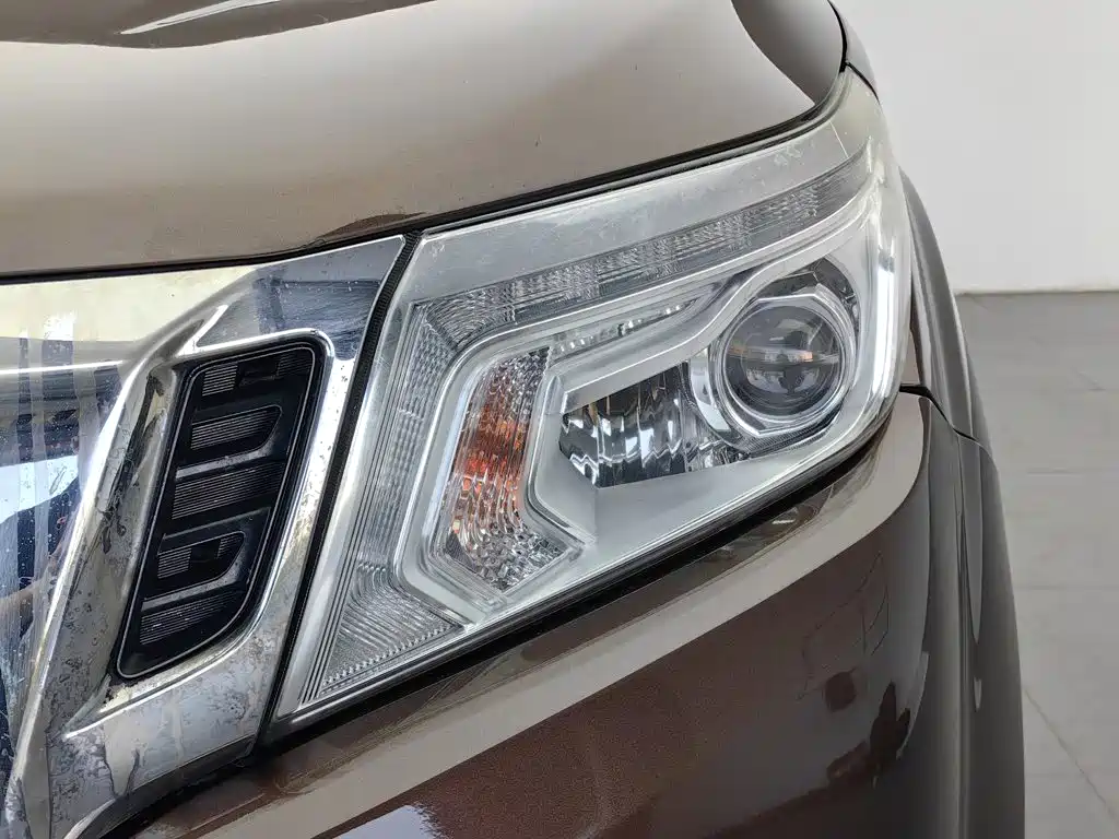 Nissan Navara — миниатюра 7