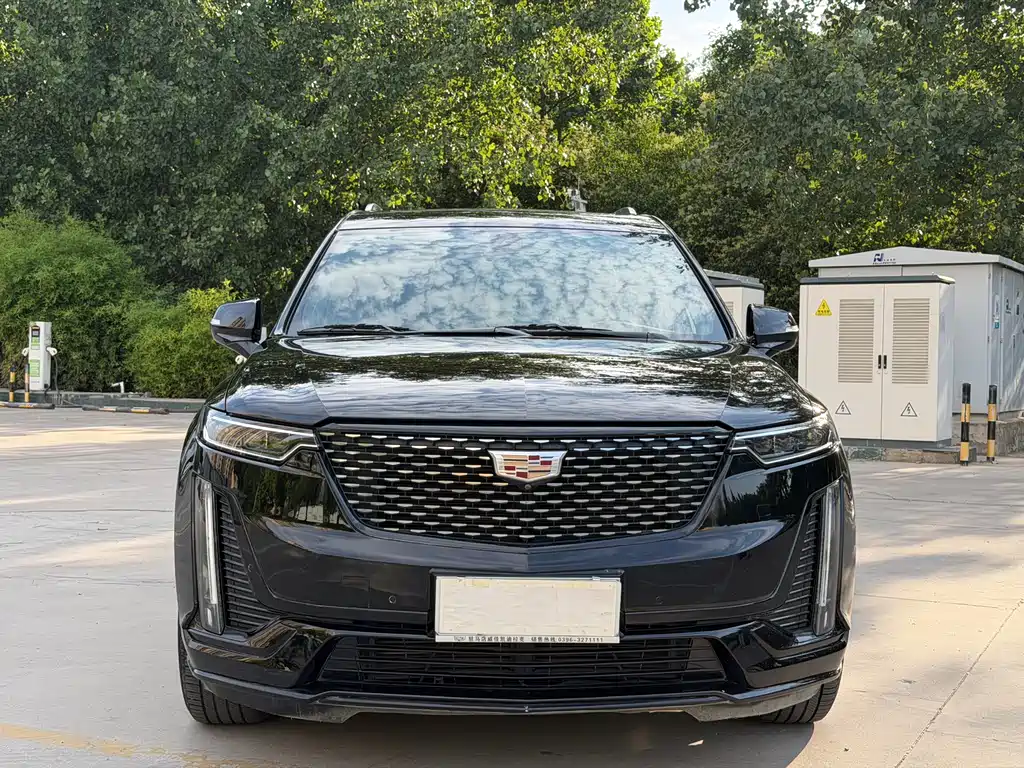 Cadillac XT6 2022 2.0T мест Luxury
