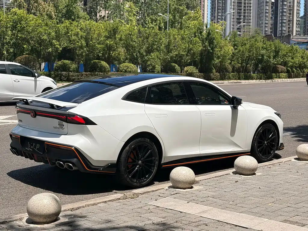 Changan UNI-V 1.5T Sport Edition, фото 4