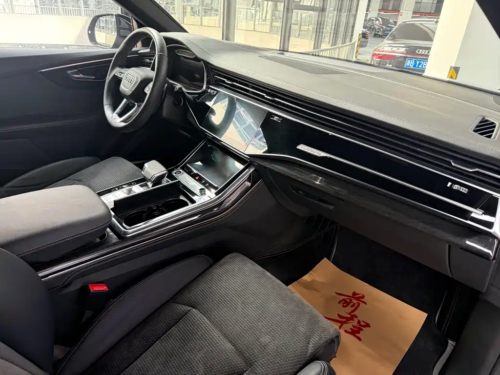 Audi Q8 — миниатюра 5