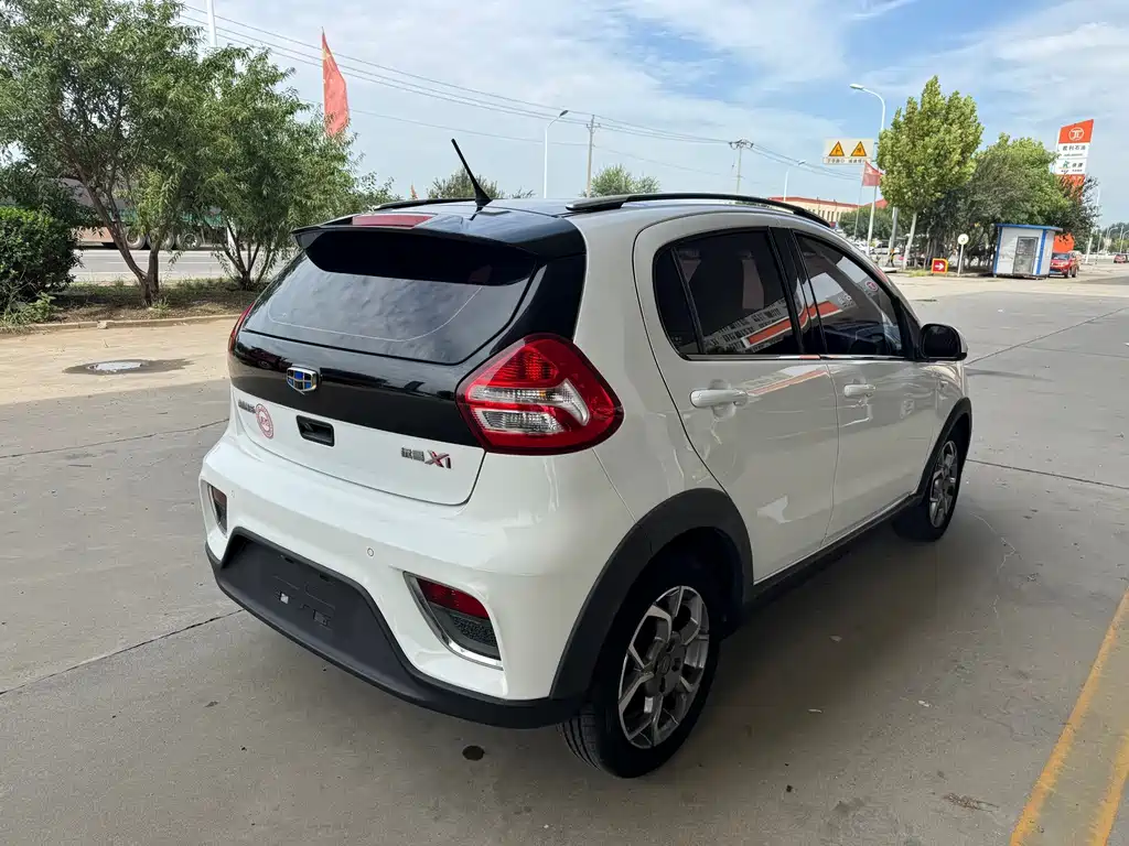Geely Vision X1 — миниатюра 16