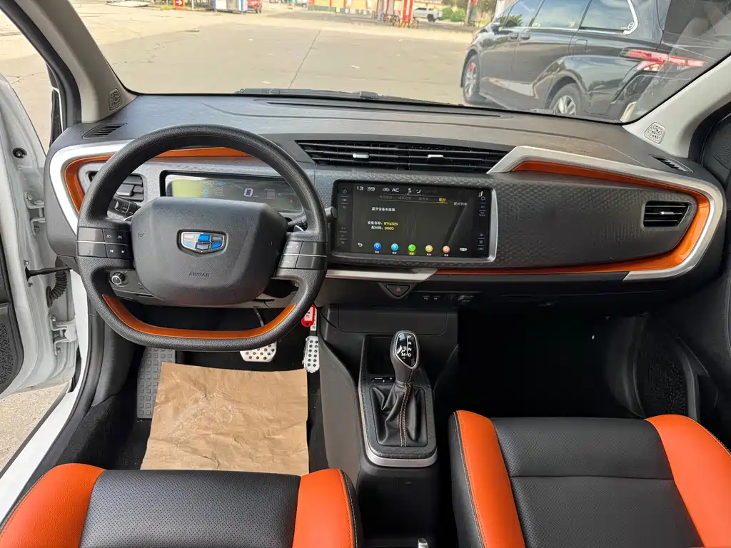 Geely Vision X1 — миниатюра 11