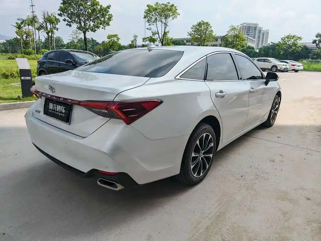 Toyota Avalon — миниатюра 8