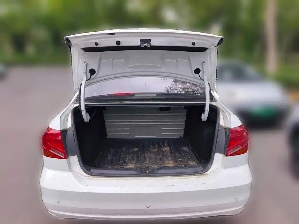 Volkswagen Jetta — миниатюра 15