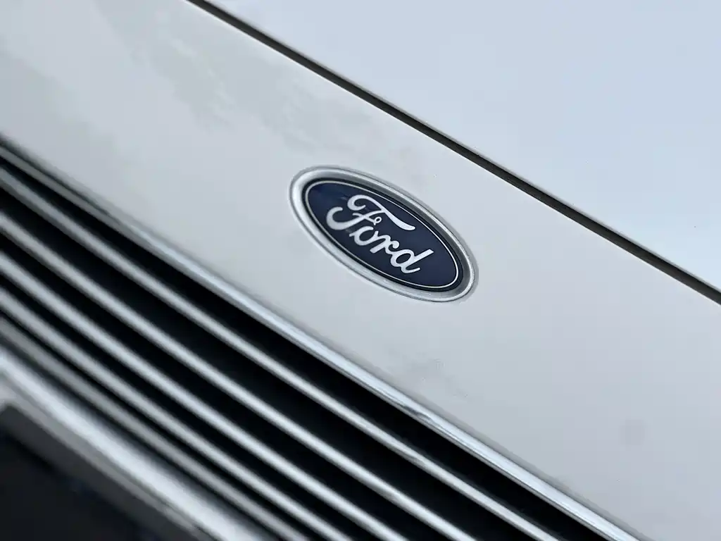 Ford Mondeo — миниатюра 11