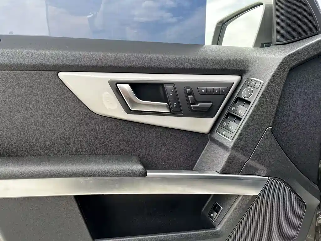 Mercedes-Benz GLK-Class — миниатюра 12