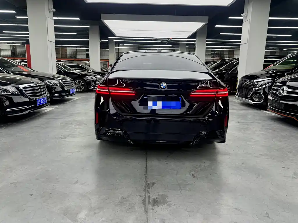 BMW 5 Series (Import) — миниатюра 16