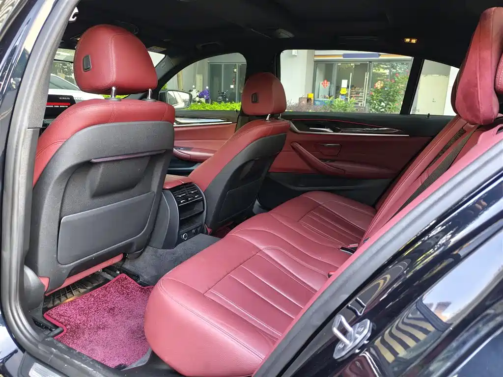 BMW 5 Series — миниатюра 5