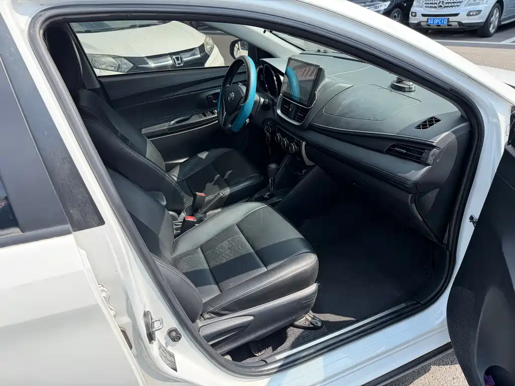 Toyota Yaris L — миниатюра 8