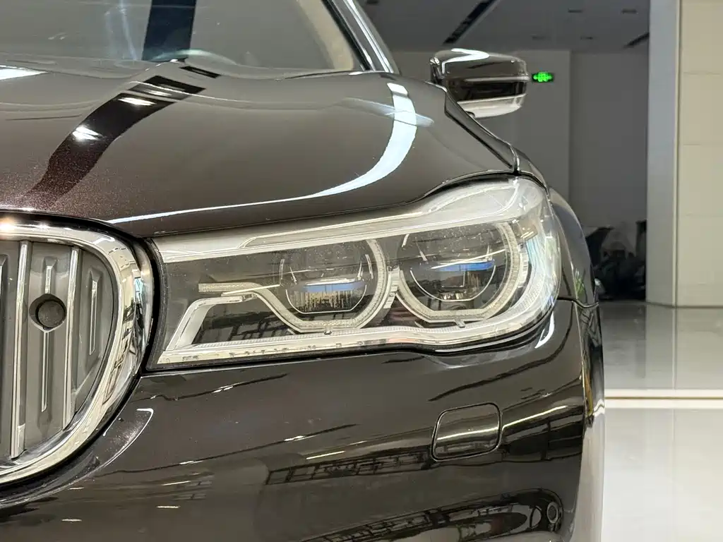 BMW 7 Series 7 2017 750Li xDrive мест