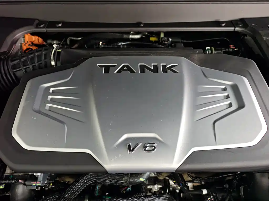 TANK TANK 700 NEW ENERGY