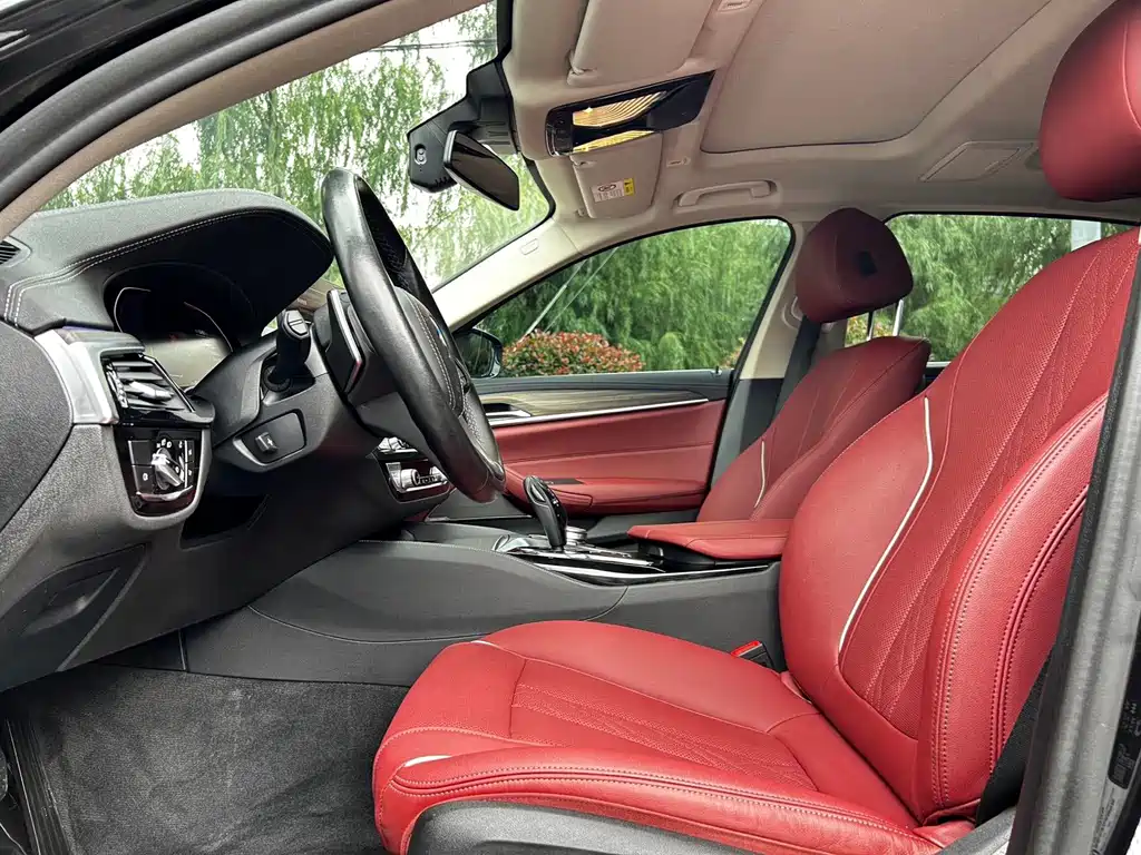 BMW 5 Series — миниатюра 9
