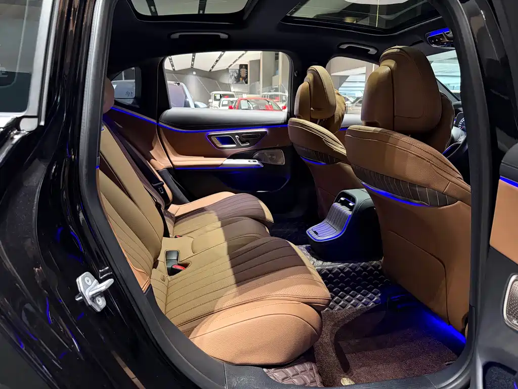 Mercedes-Benz E-Class — миниатюра 14