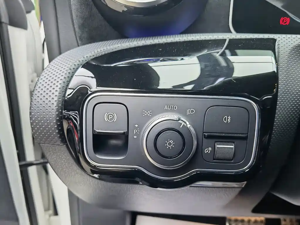 Mercedes-Benz CLA (Import) — миниатюра 13