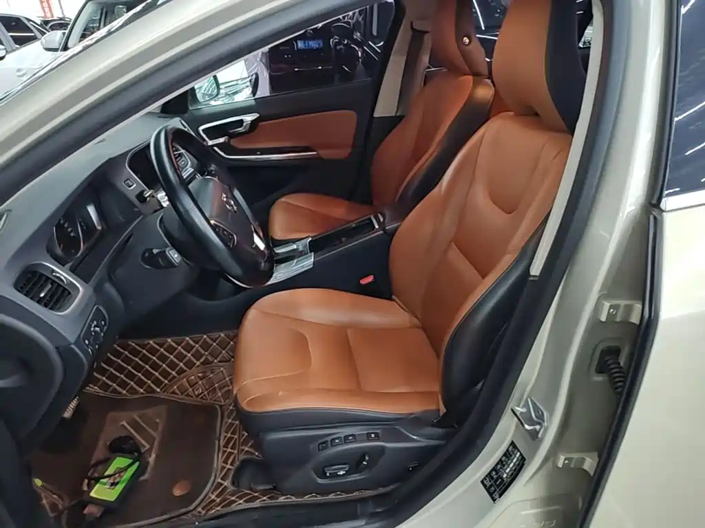 Volvo S60 — миниатюра 15