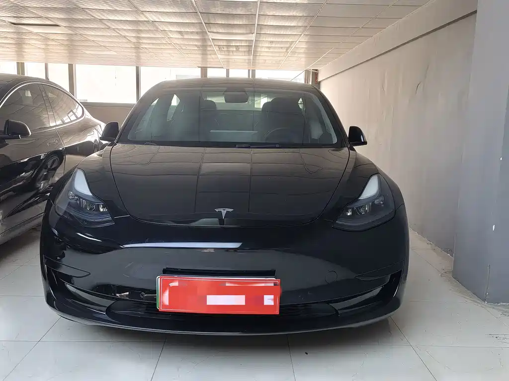 Tesla Model 3 — миниатюра 2