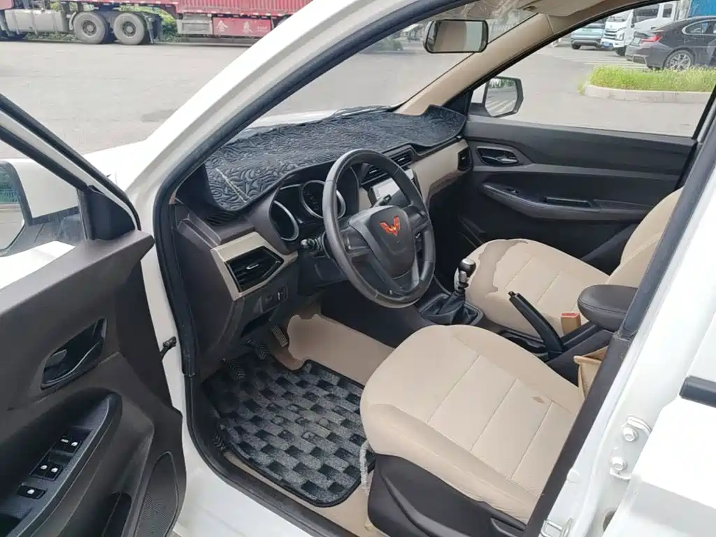 Wuling Hongguang — миниатюра 16