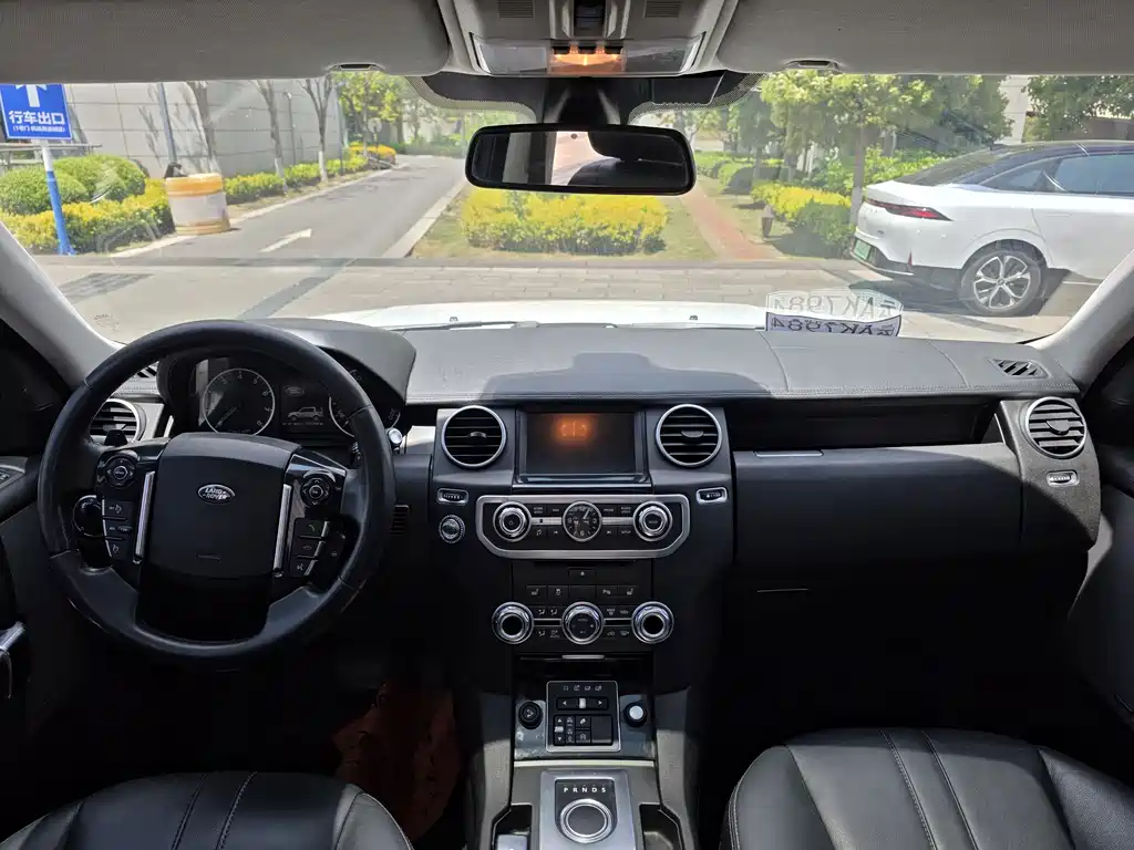 Land Rover Discovery 2016 3.0 SC V6 HSE