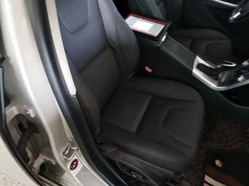 Volvo S60 — миниатюра 25