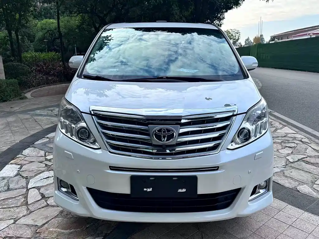 Toyota Alphard 2012 2.4L Luxury