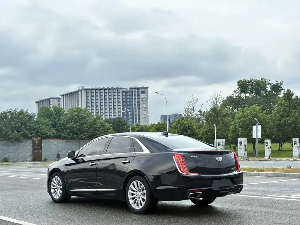Cadillac XTS — миниатюра 7