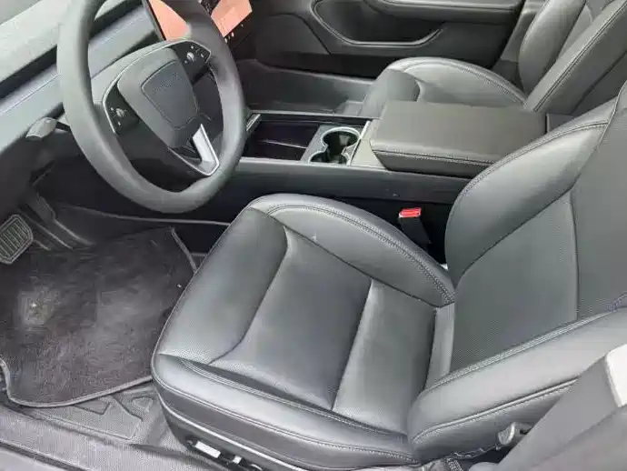 Tesla Model 3 — миниатюра 4