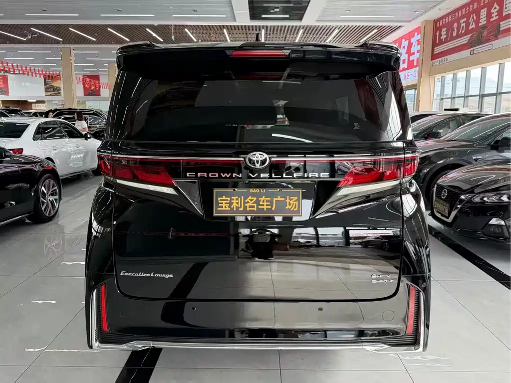 Toyota Vellfire — миниатюра 8