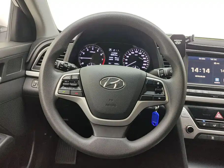 Hyundai Elantra — миниатюра 15