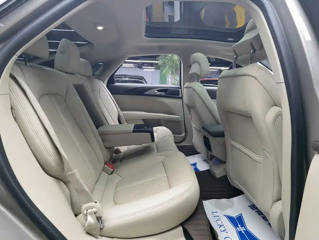Lincoln MKZ — миниатюра 9