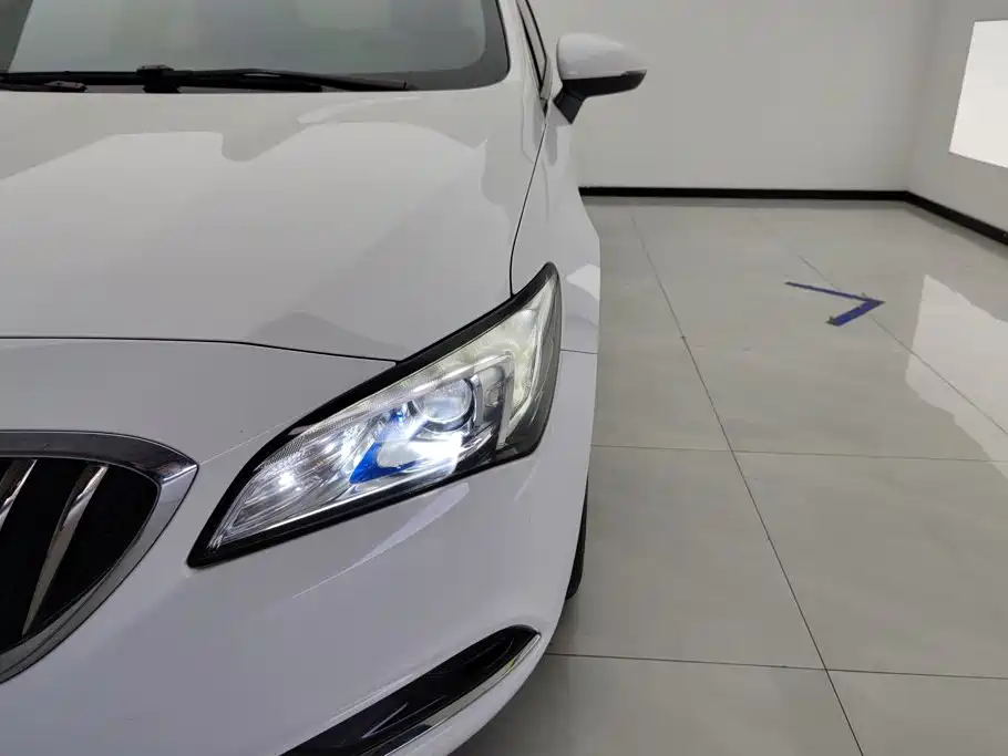 Buick Verano — миниатюра 5
