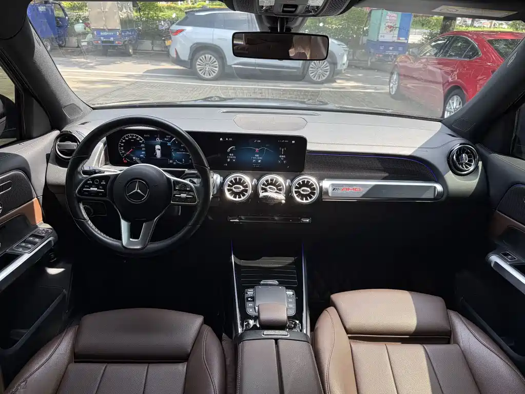 Mercedes-Benz GLB — миниатюра 9
