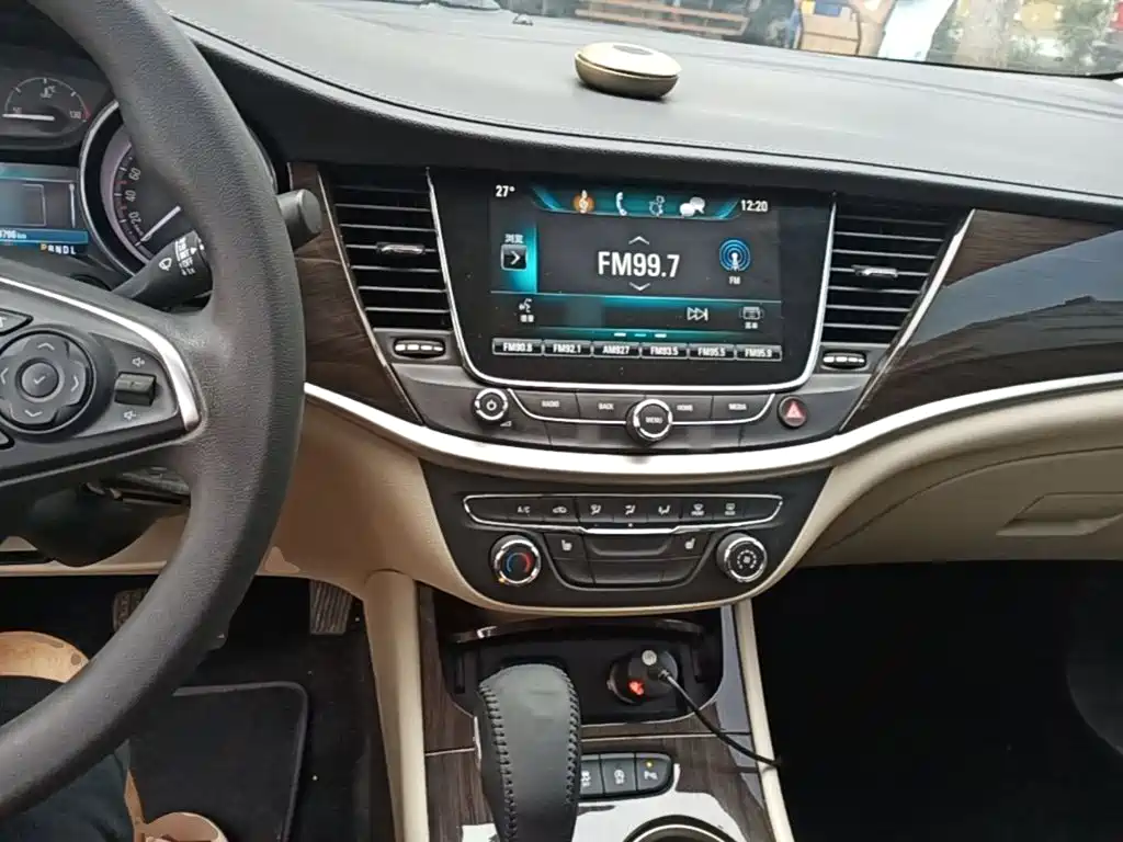 Buick Verano — миниатюра 10