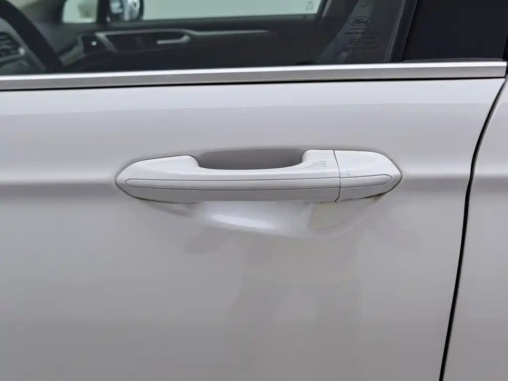 Ford Mondeo — миниатюра 18