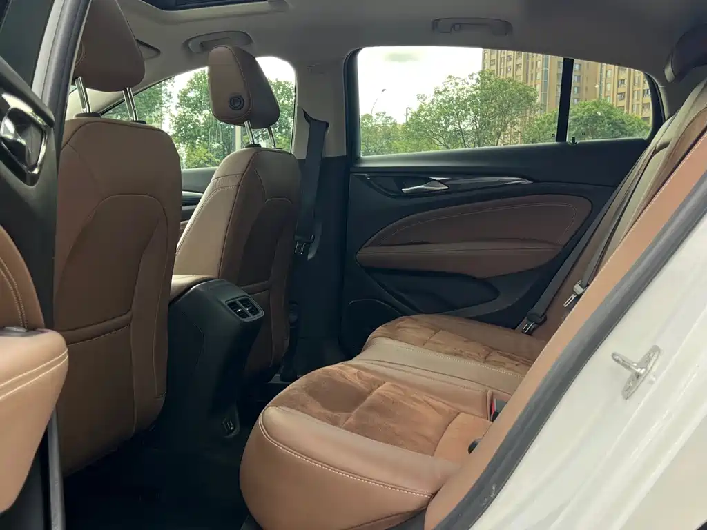 Buick Regal — миниатюра 8