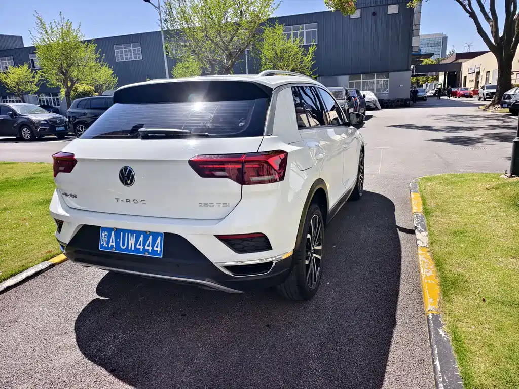 Volkswagen T-Roc — миниатюра 5