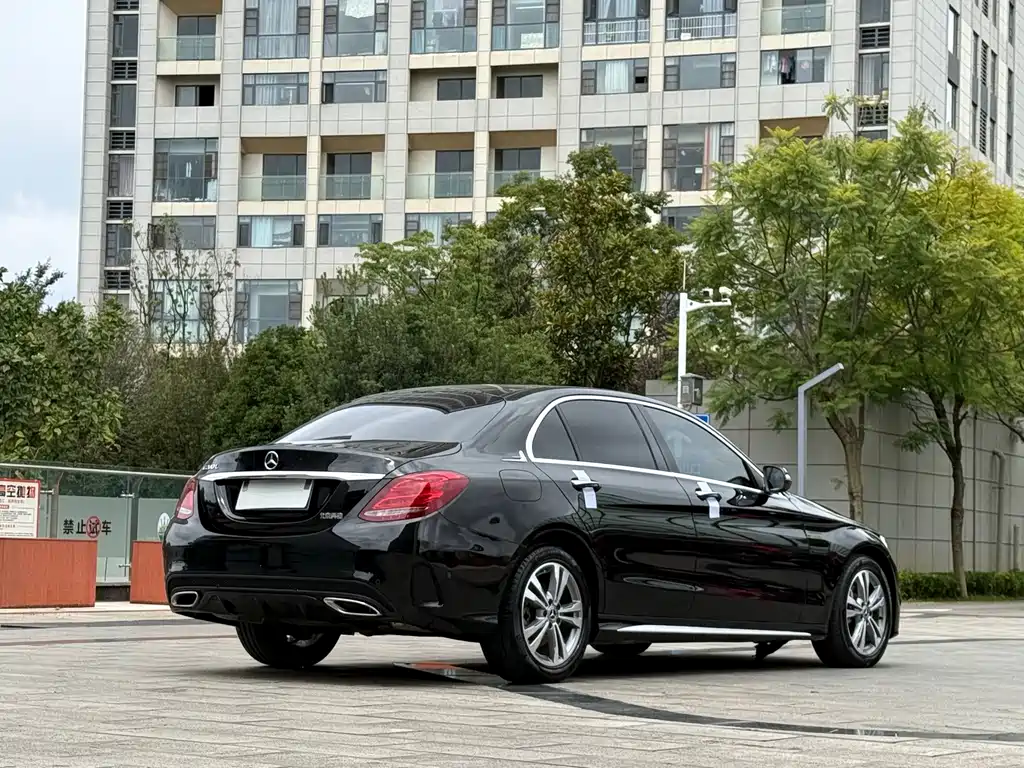 Mercedes-Benz C-Class — миниатюра 7
