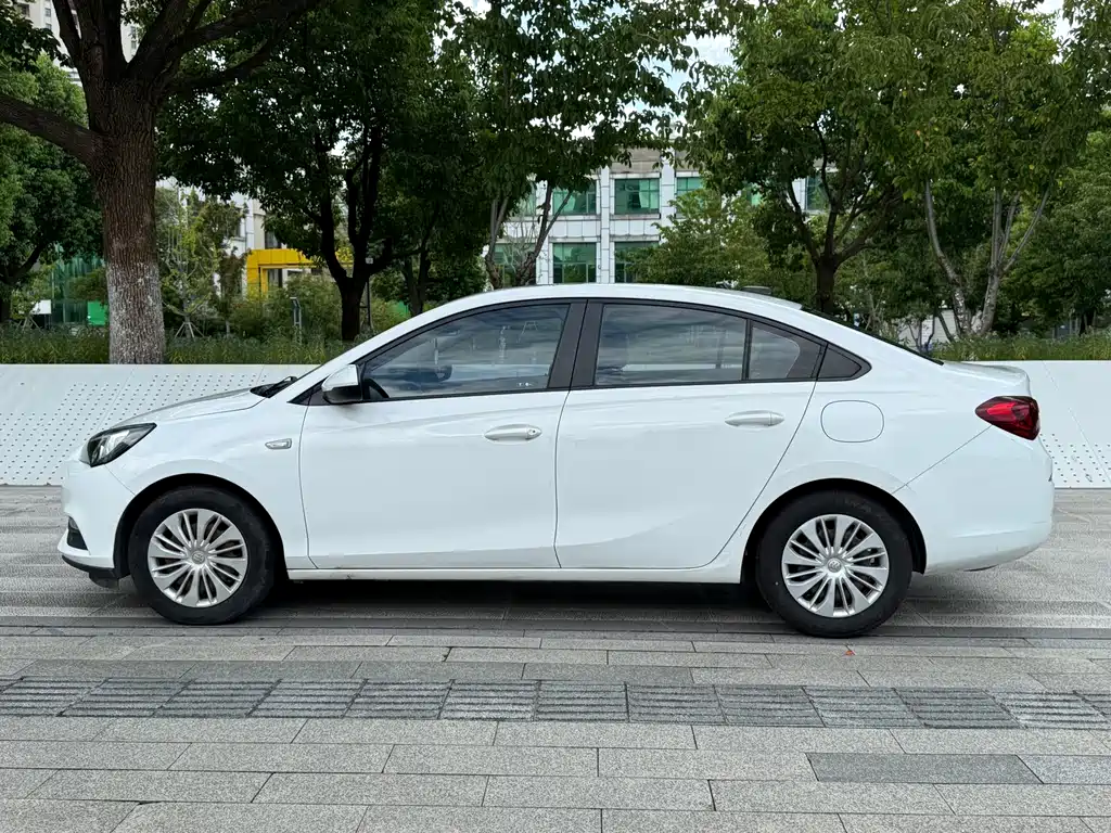 Buick Excelle — миниатюра 8