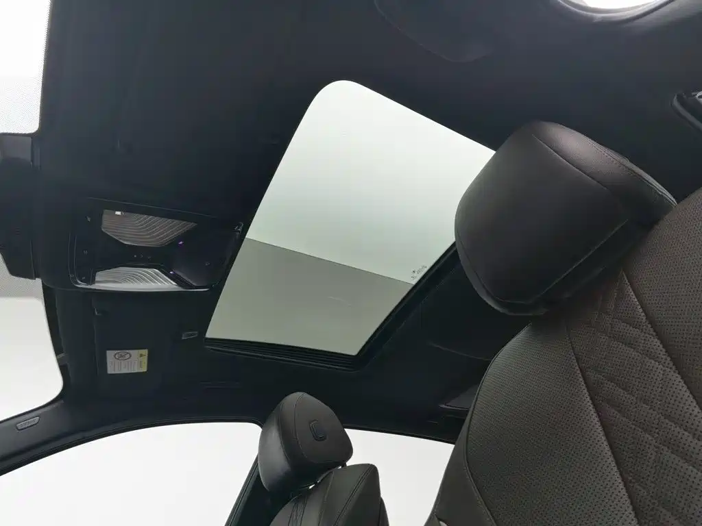 BMW 5 Series — миниатюра 14