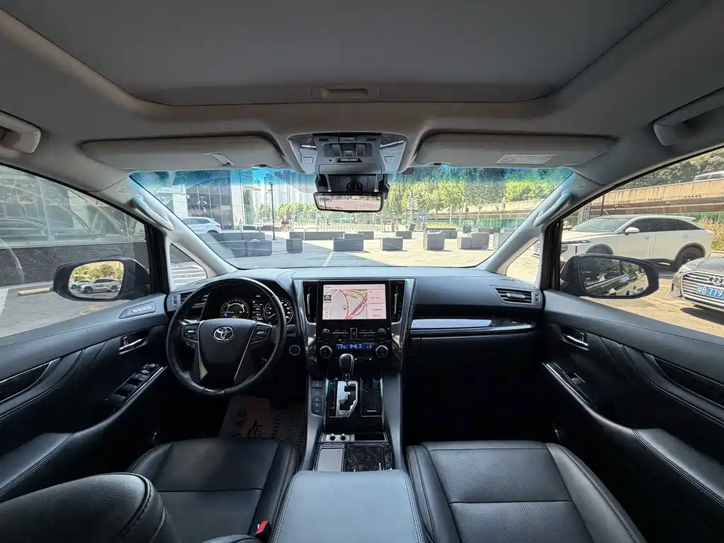 Toyota Vellfire — миниатюра 15