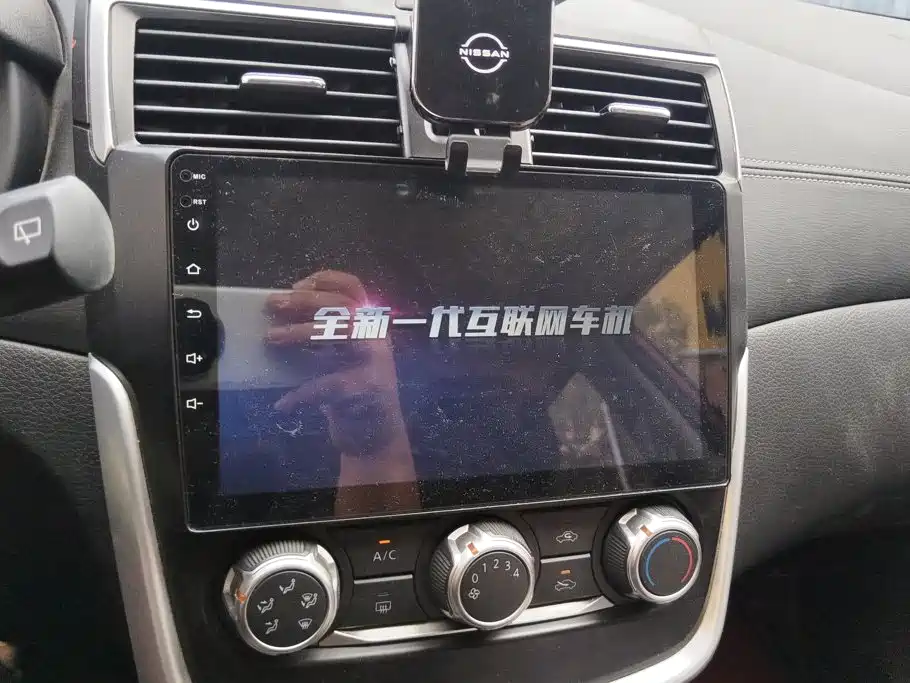 Nissan Tiida — миниатюра 12