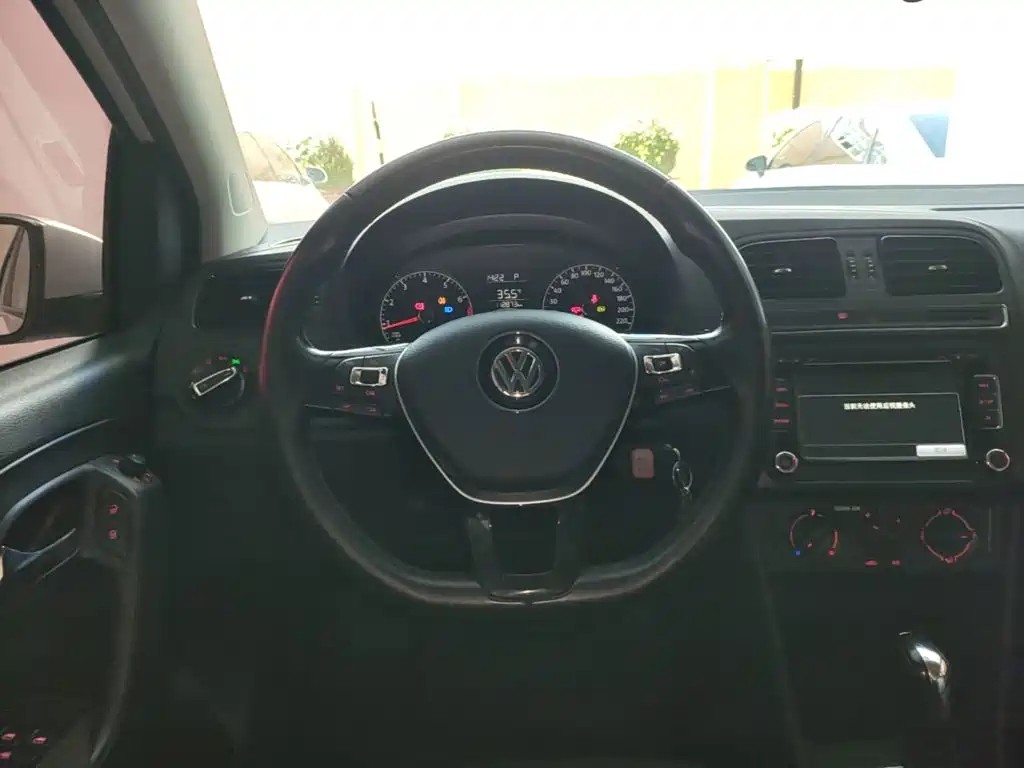 Volkswagen Polo — миниатюра 11