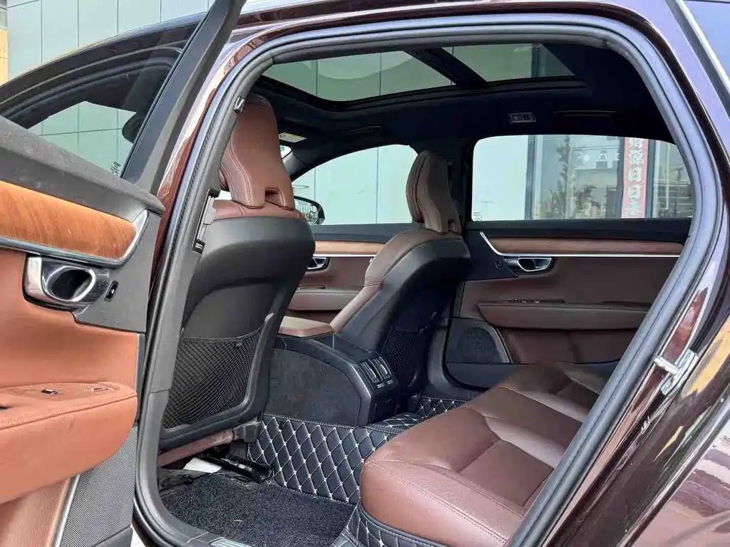 Volvo S90 — миниатюра 6