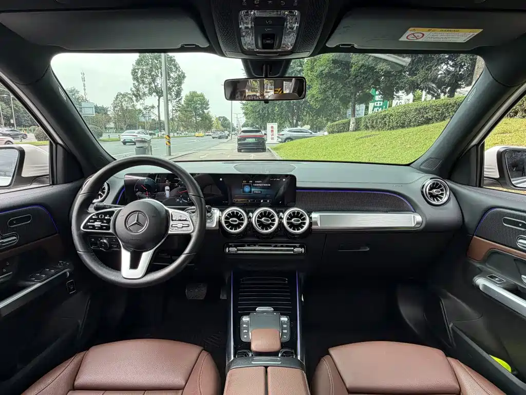 Mercedes-Benz GLB — миниатюра 13