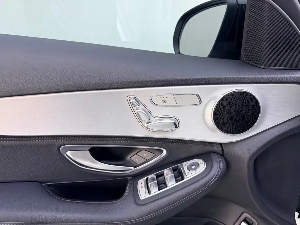 Mercedes-Benz C-Class — миниатюра 10