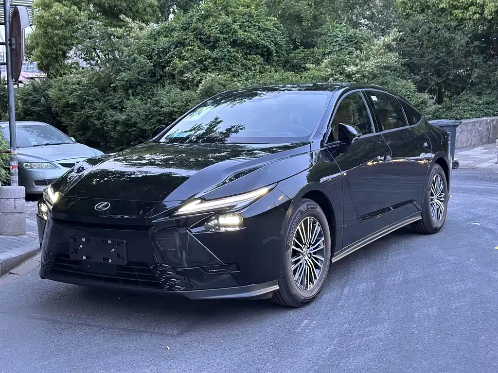 Lexus ES 2026
