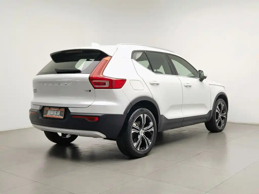 Volvo XC40 — миниатюра 2