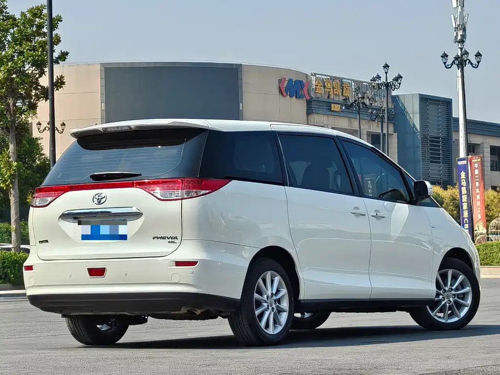 Toyota Previa — миниатюра 7