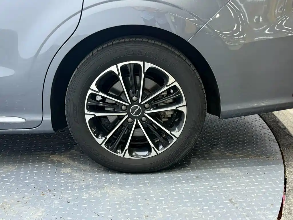 Roewe iMAX8 — миниатюра 17